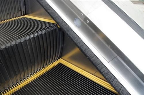 skirt-brush-for-escalator-500x500.jpg