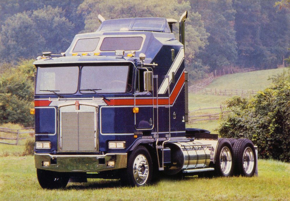 kenworth_k100e_tractor_1.jpg