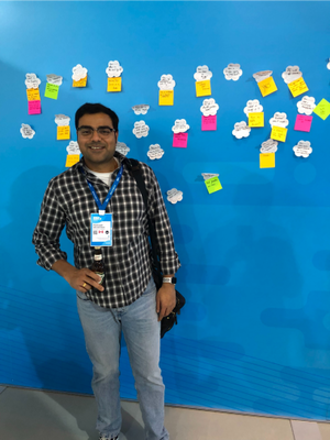 LIVEcommunity fan, Prakhar Srivastava (@PS007)  at our booth during Ignite '19 Europe.