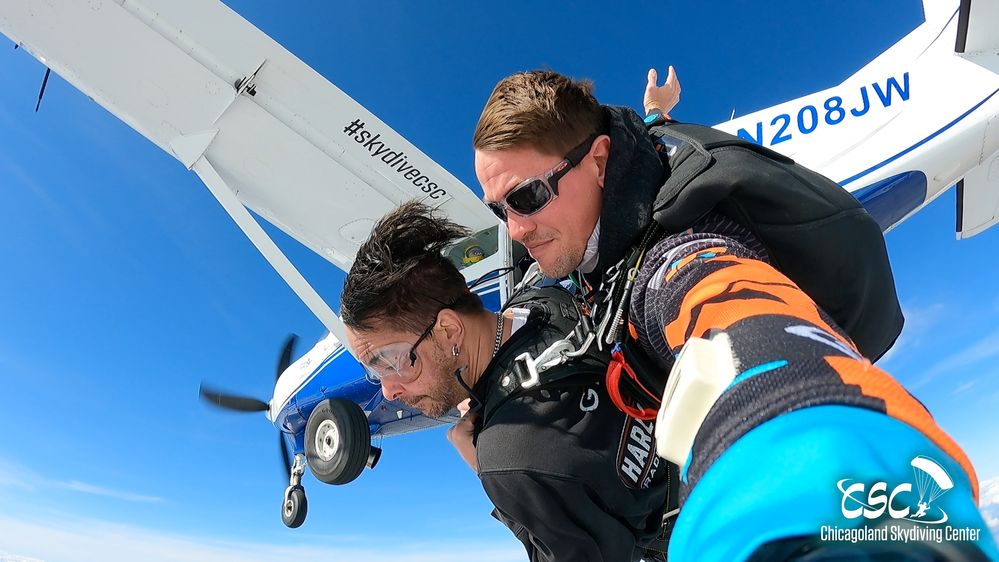 Sky_Diving_2021.jpg