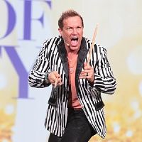 Orlando-Motivational-Speaker-Marvelless-Mark-On-Stage-200.jpg
