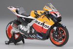 2006-repsol-honda-rc211v-14106-32654.jpg