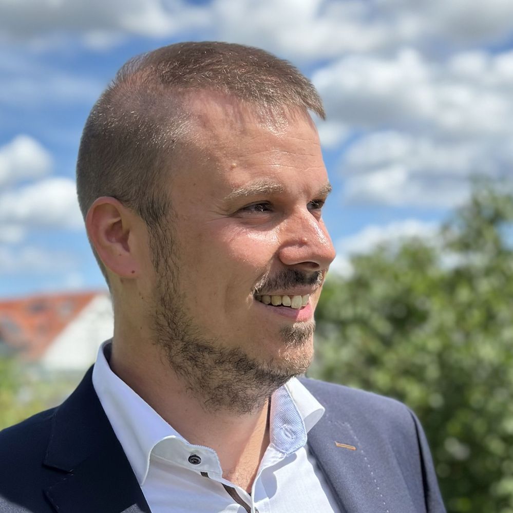 Passbild Johannes Weber 2024.jpg