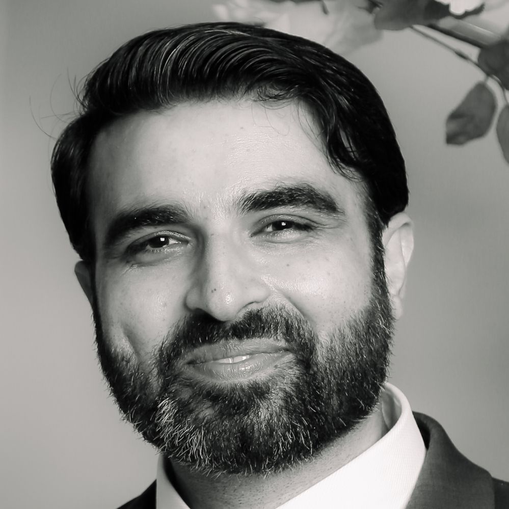 Victor-Monga-BW-2022.jpg