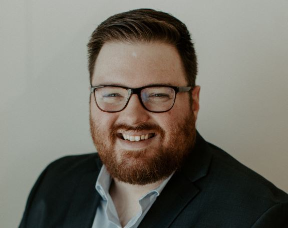 headshotfinal2.jpg